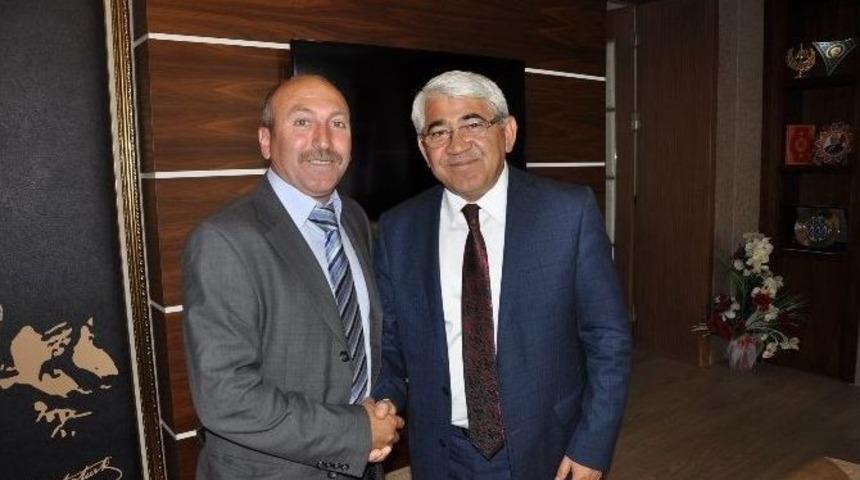 Başkan Kara&ccedil;anta, İha Muhabiri &Ccedil;apanoğlu&rsquo;nu Makamında Kabul Etti