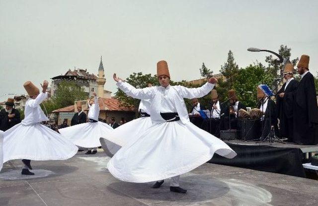 Hz. Mevlana Karaman&rsquo;dan Temsili Olarak Konya&rsquo;ya Uğurlandı 1