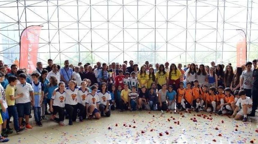 Muratpaşa&rsquo;dan Amat&ouml;r Spora Malzeme Desteği