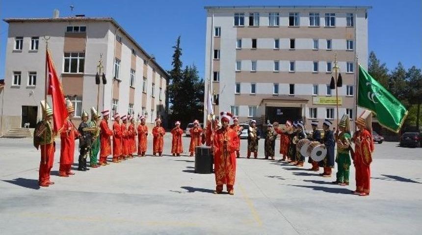İmam Hatip Lisesi &Ouml;ğrencileri Mehter Takımı Kurdu