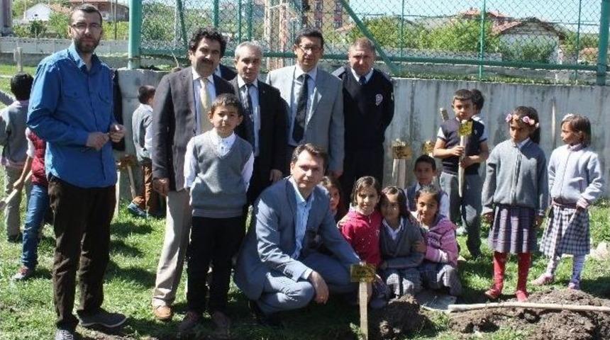 İlkokul &Ouml;ğrencilerinden Şehitlere Vefa