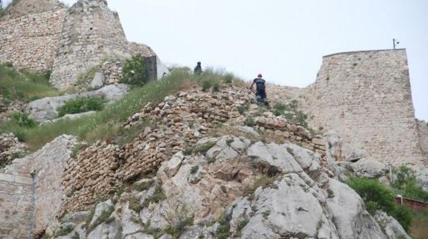 Tokat Kalesi&rsquo;nden Taş D&uuml;şme Riskine Karşı &Ouml;nlem