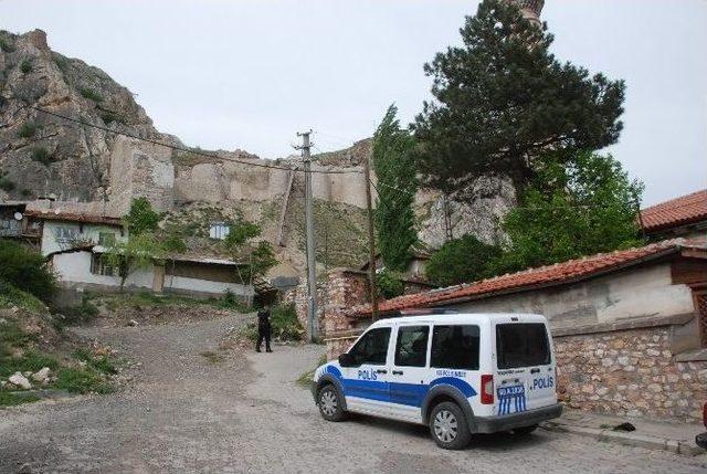 Tokat Kalesi&rsquo;nden Taş D&uuml;şme Riskine Karşı &Ouml;nlem 3