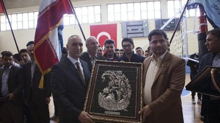 Uluslararası &Uuml;niversiteler Voleybol Turnuvaları Başladı