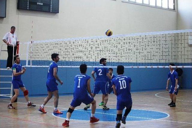 Uluslararası Üniversiteler Voleybol Turnuvaları Başladı