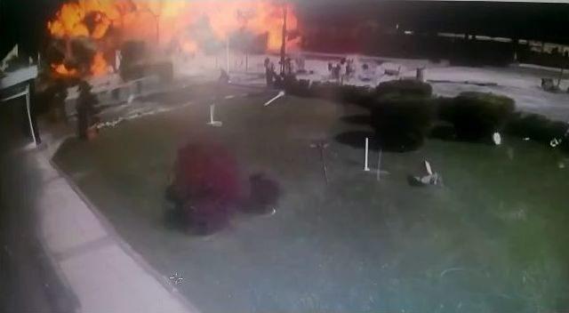 Gaziantep’teki Bombalı Saldırıda Aracın Patlama Anı Kameralara Yansıdı