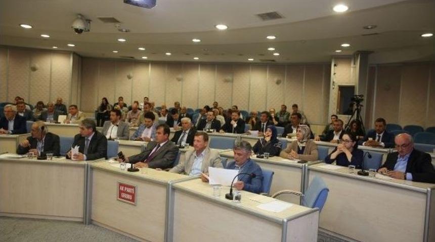 Adapazarı Belediye Meclisi Toplandı