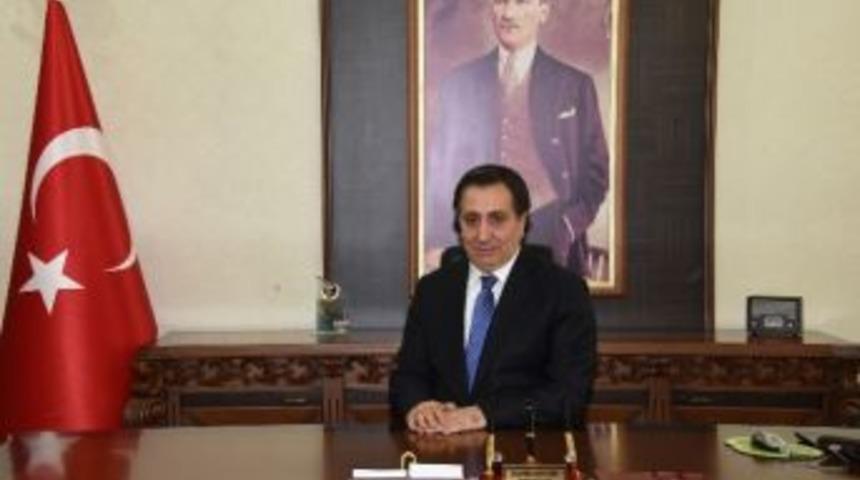 Vali İzzettin K&uuml;&ccedil;&uuml;k&rsquo;&uuml;n Mira&ccedil; Kandili Mesajı