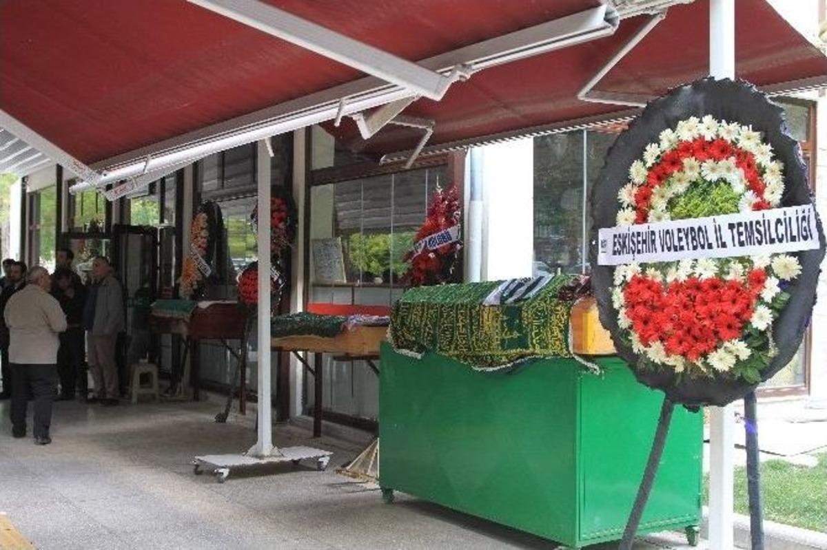 Gen&ccedil; Voleybolcu Formasıyla Son Yolculuğuna Uğurlandı