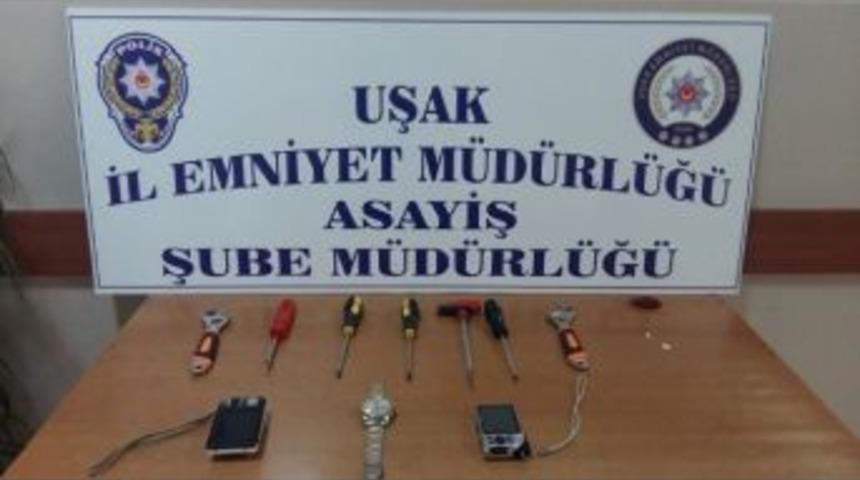 Uşak&rsquo;ta Konutlara Dadanan 5 Hırsız Yakalandı