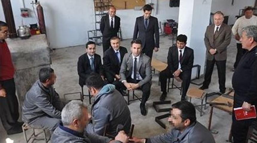 Cezaevinde Demir At&ouml;lyesi A&ccedil;ıldı