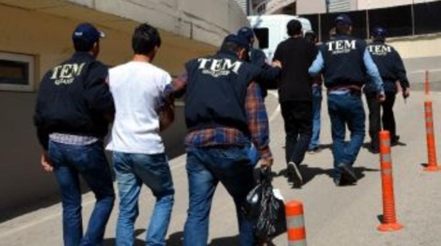 Gaziantep&rsquo;te Yasa Dışı Bildiri Dağıtan 3 Kişi G&ouml;zaltına Alındı