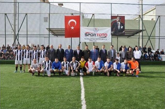 Nazilli E Tipi Kapalı Cezaevinin Yenilenen Halı Sahası Hizmete A&ccedil;ıldı 1