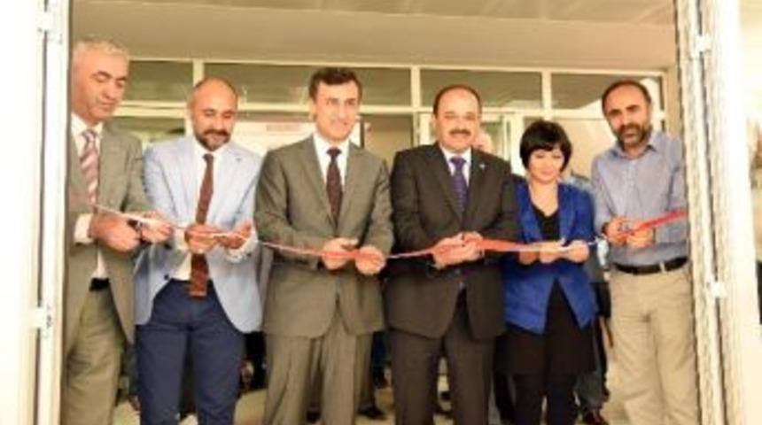 Muğla Sıtkı Ko&ccedil;man &Uuml;niversitesi İle G&uuml;zel Sanatlar Ve Tasarım Fak&uuml;ltesinin Ortak Sergisi A&ccedil;ıldı