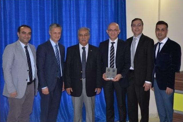 Ad&uuml; &Ouml;ğretim &Uuml;yesi Prof. Dr. İlhan &Ouml;zkan Emekli Oldu 3