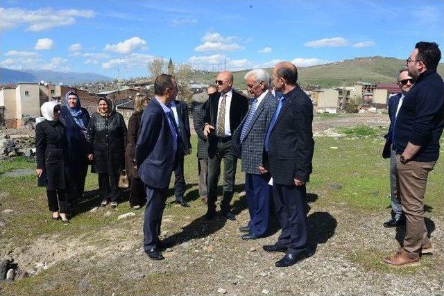 Yakutiye, Meclis Üyelerine Projelerini Yerinde Tanıttı