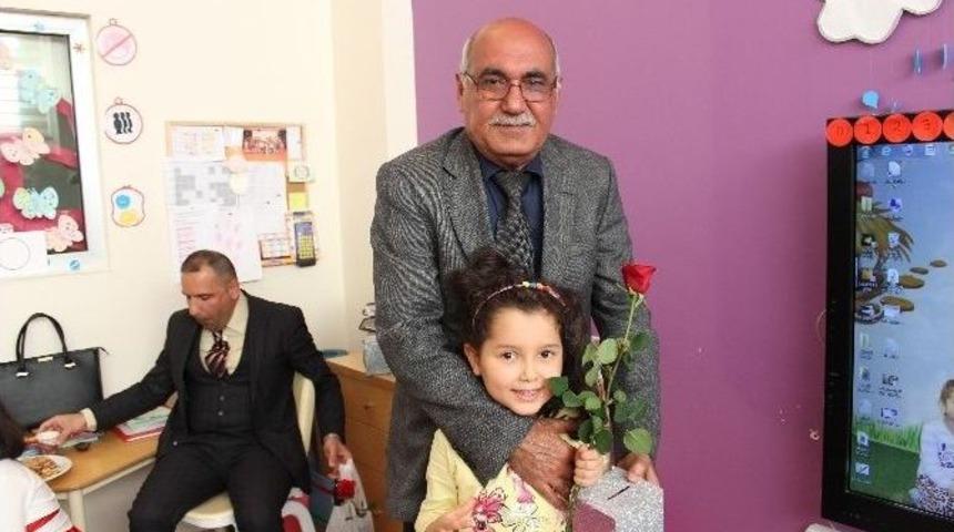 &Ouml;ğrenciler, Sevgi Kutusu Yaptı