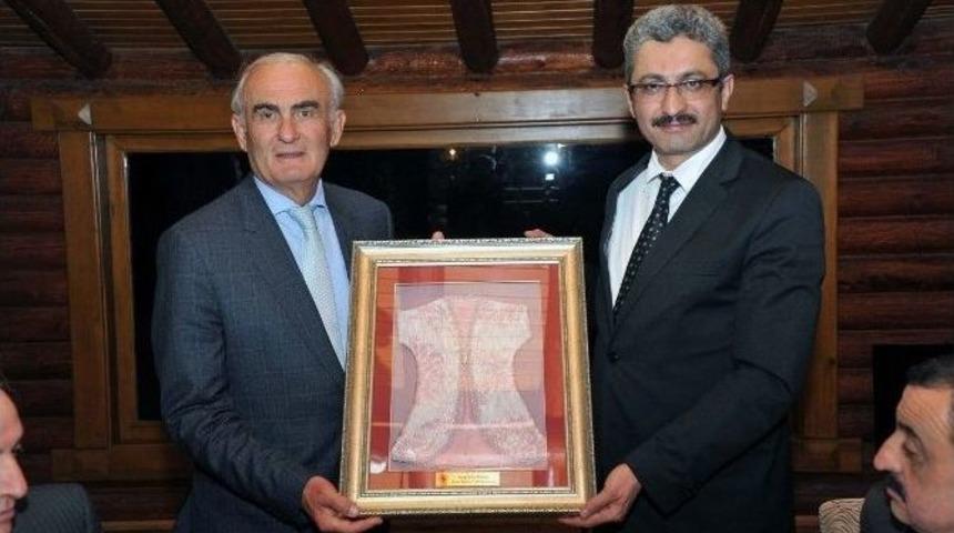 Başkan Yılmaz, Meteoroloji B&ouml;lge M&uuml;d&uuml;r&uuml;&rsquo;ne Veda Yemeği Verdi