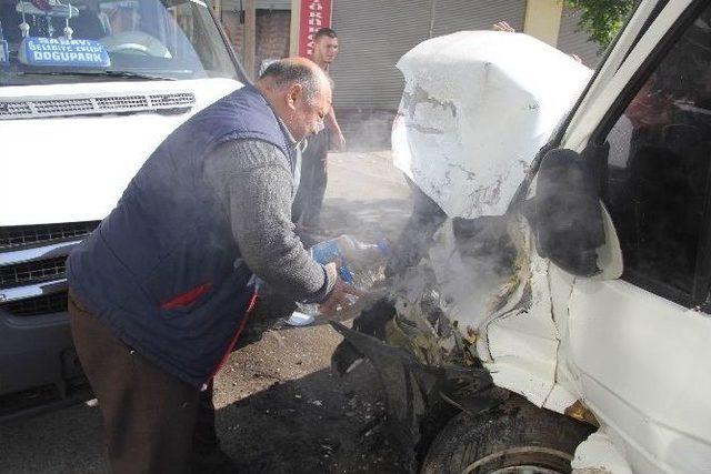 Samsun’da İki Minibüs Çarpıştı: 5 Yaralı
