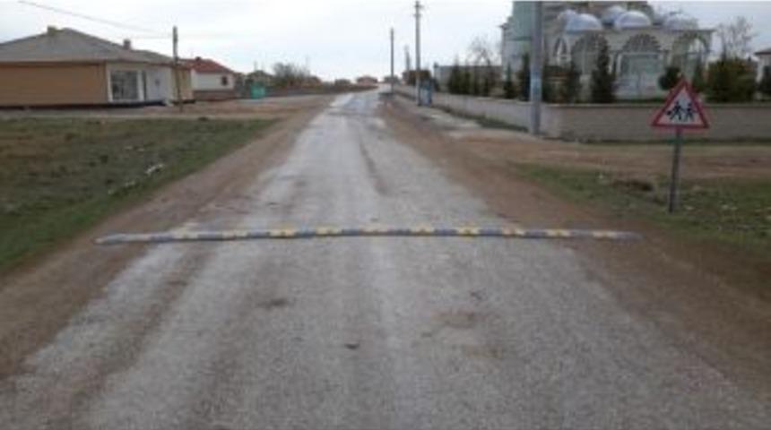 Eskil İl&ccedil;esinde Okul &Ouml;nlerine Hız &Ouml;nleyici Kasis Yapıldı