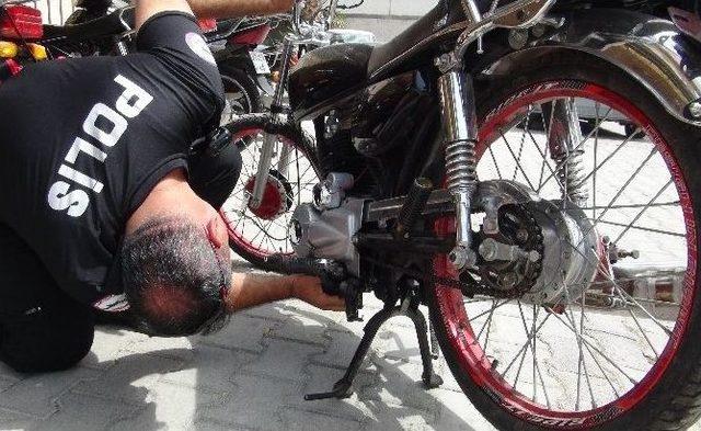 Çaldığı Motosikletleri Modifiye Eden Zanlı Yakalandı