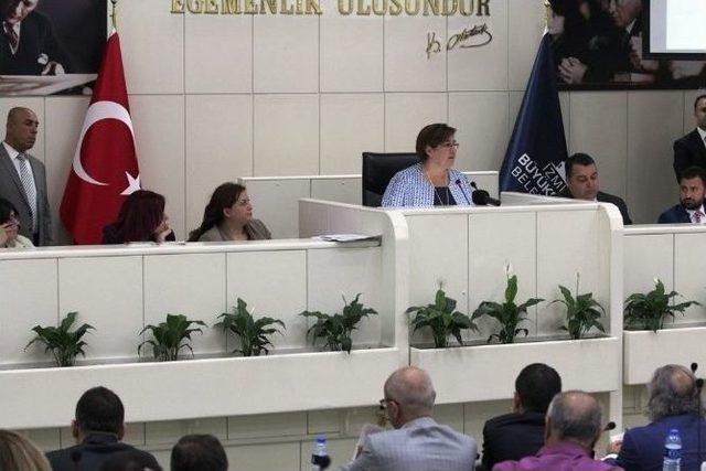 Konak&rsquo;ta 19 Mayıs Coşkusu T&uuml;m Ay S&uuml;recek 1