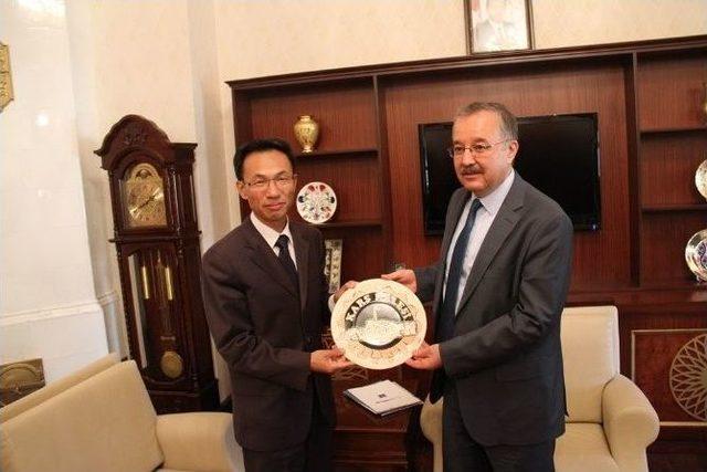 Çin Büyükelçisi Yu Hong Yang’tan, Vali Özdemir’e Ziyaret