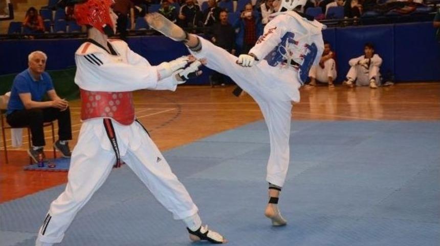 Gen&ccedil;lerin Taekwondo Heyecanı Sona Erdi