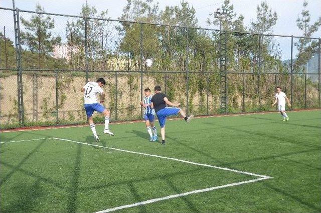 Hanönü’de Halı Saha Futbol Turnuvası Başladı