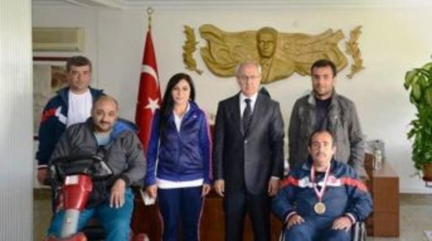 Sporculardan Vali Haner&rsquo;e Ziyaret