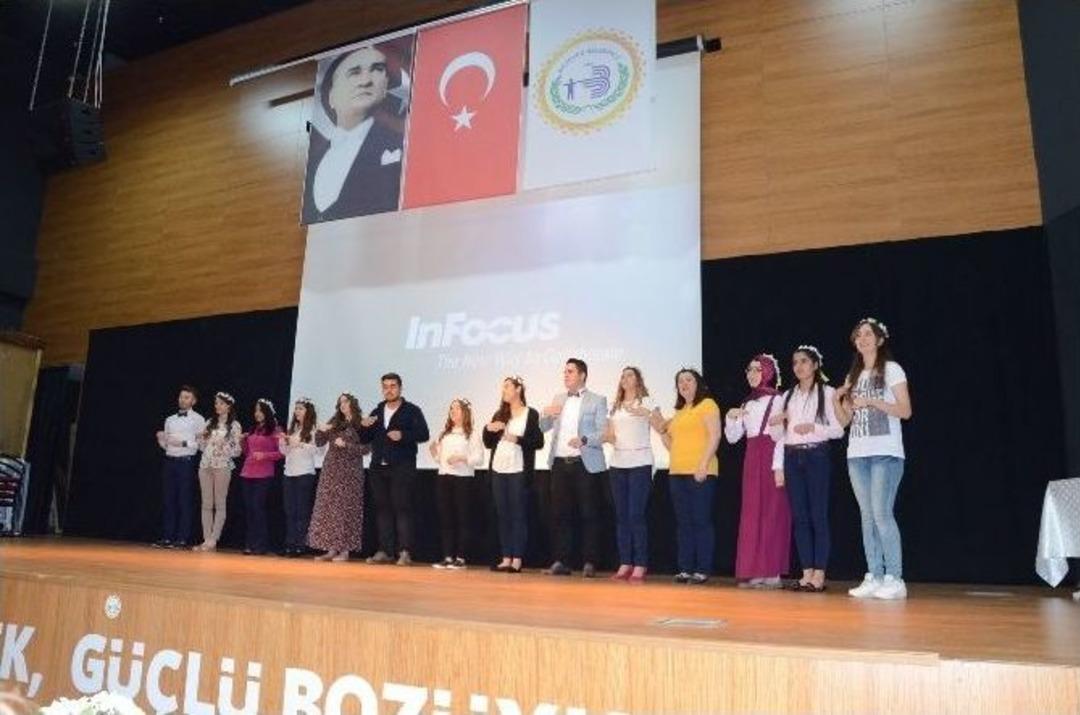Boz&uuml;y&uuml;k&rsquo;te İşaret Dili Semineri İlgi G&ouml;rd&uuml;
