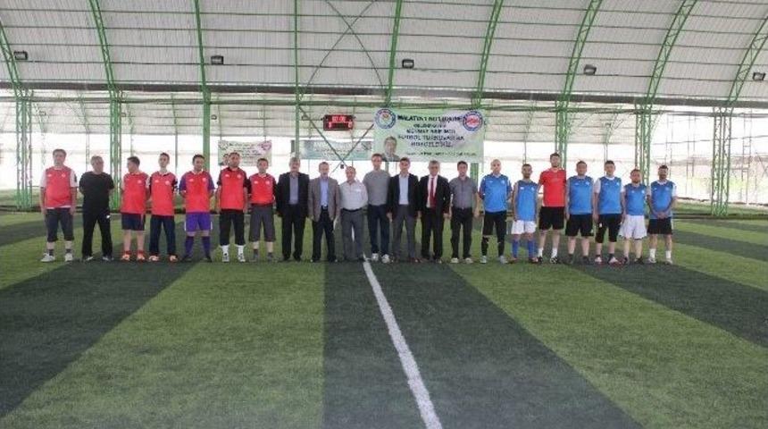 Mehmet Akif İnan Okullar Arası Halı Saha Futbol Turnuvası Başaldı