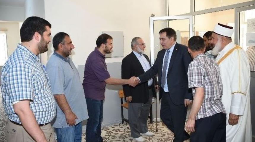 Vali K&uuml;&ccedil;&uuml;k Suriyelilere Y&ouml;nelik Dernekleri Ziyaret Etti