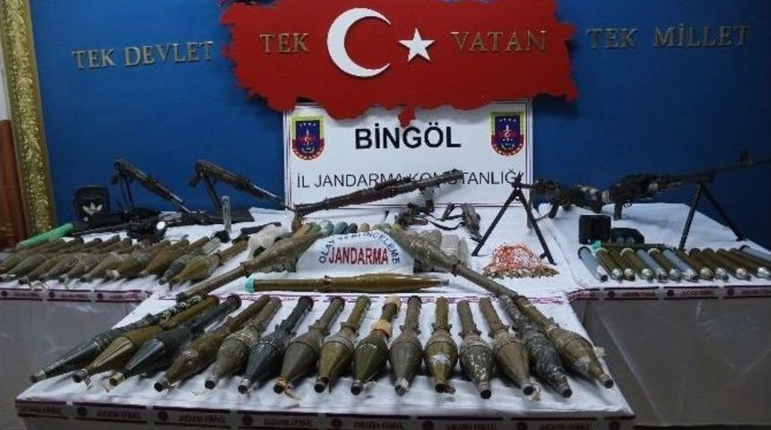 Bing&ouml;l&rsquo;de &Ouml;rg&uuml;t&uuml;n Silah Depoları Bulundu