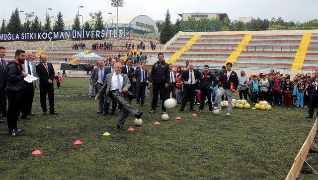 Minikler Futbol Şöleni Başladı