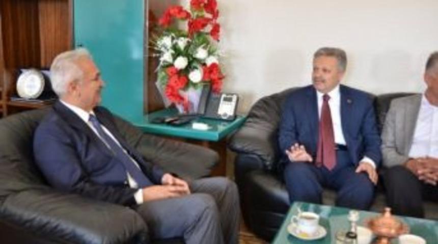 Vali Kahraman, Başkan Başsoy&rsquo;a Ge&ccedil;miş Olsun Ziyaretinde Bulundu