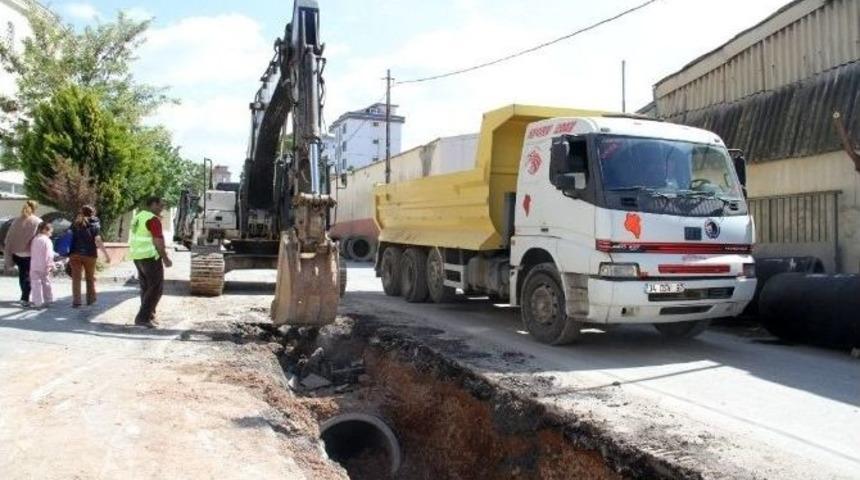 Kartal Belediyesi Alt Yapı &Ccedil;alışmalarına Devam Ediyor