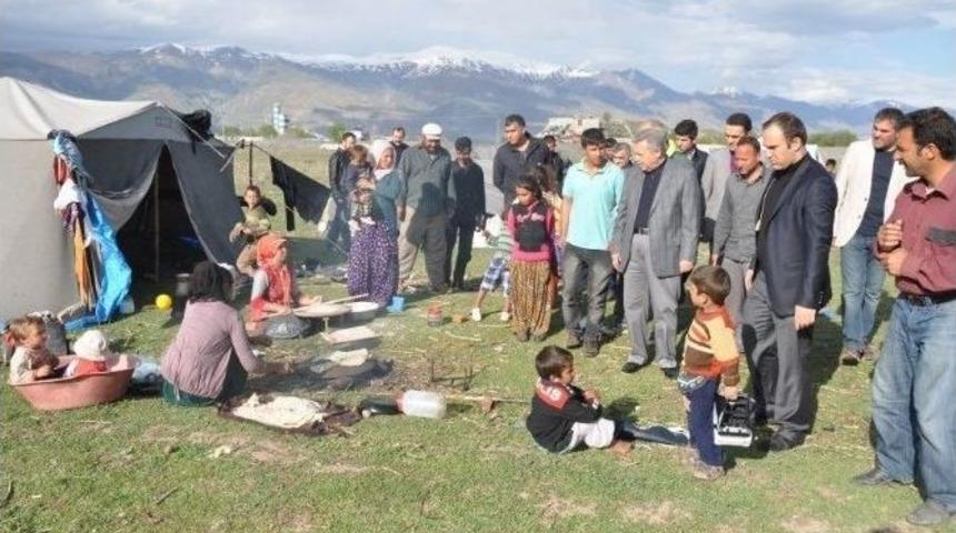 Vali Kahraman, Tarım İş&ccedil;ilerini Ziyaret Etti