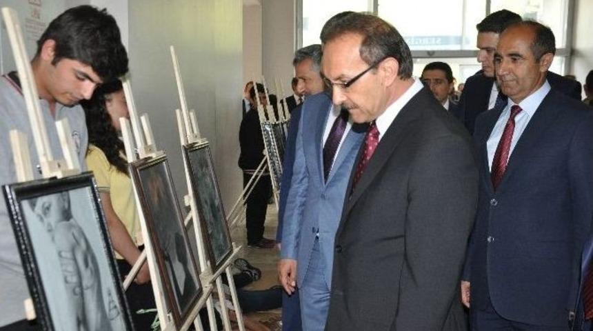 Uyuşturucu Ve Madde Kullanımıyla M&uuml;cadele İ&ccedil;in Sergi A&ccedil;ıldı