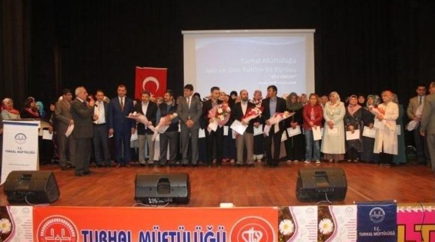 Aile Okulu&rsquo;na Katılan 100 Kişiye Belge