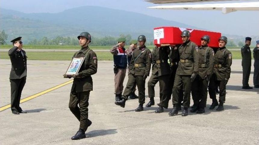 Şehidin Kız Kardeşinden Ağıt