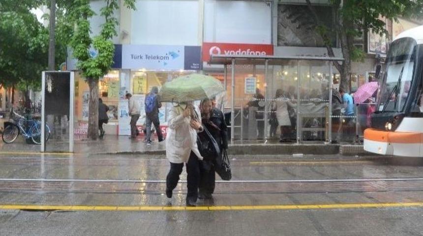 Eskişehir Beklenen Yağmura Kavuştu