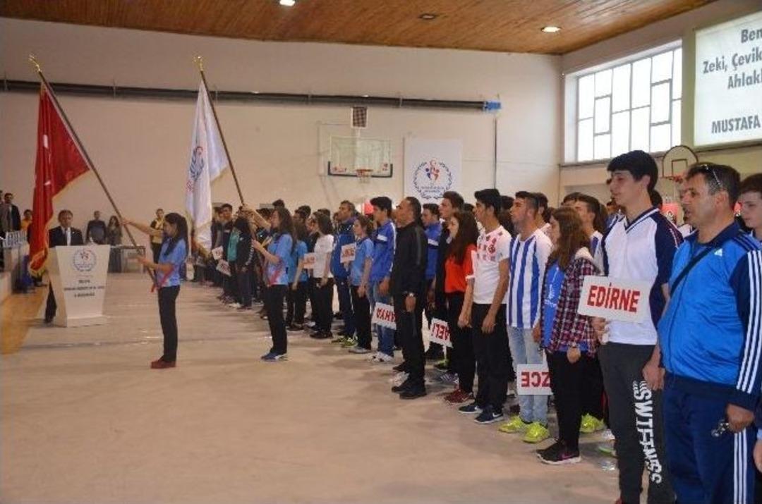 Bilecik&rsquo;te Dart Gen&ccedil;ler Kız-erkek Grup M&uuml;sabakaları Başladı