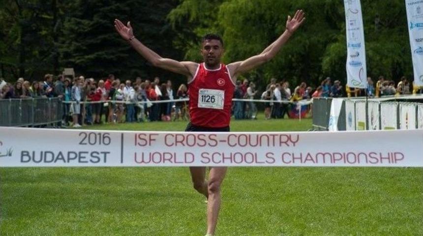 Milli Atlet &Ouml;mer Oti D&uuml;nya Şampiyonu Oldu