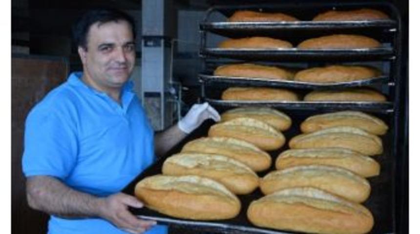 Korkuteli&rsquo;de Ekmek Ve Simit 1 Tl Oldu