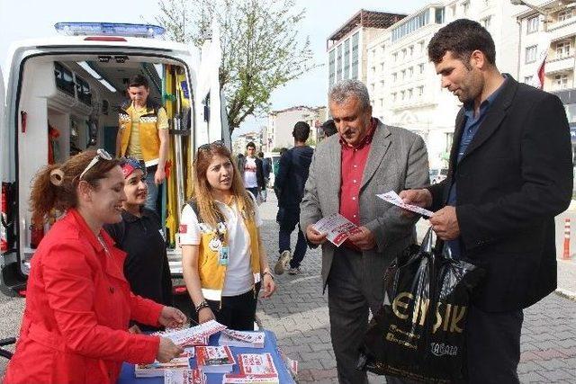 Muş’ta ’ambulansa Yol Ver, Hayata Yol Ver’ Kampanyası