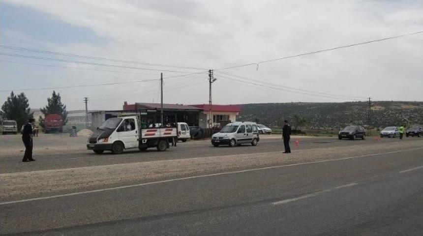 Gaziantep&rsquo;teki Patlamanın Ardından Yavuzeli İl&ccedil;esindeki Kontroller Arttırıldı