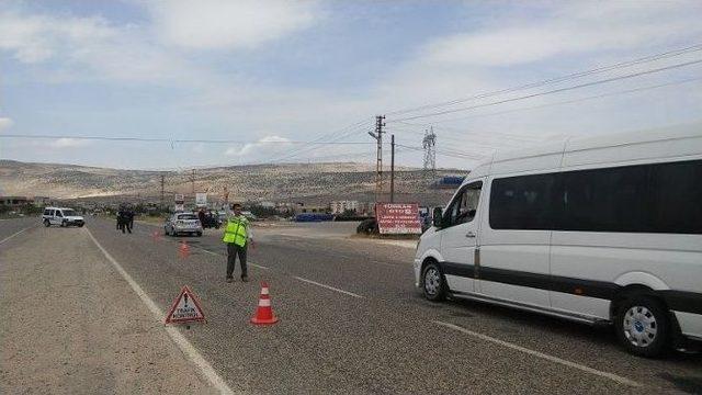 Gaziantep’teki Patlamanın Ardından Yavuzeli İlçesindeki Kontroller Arttırıldı