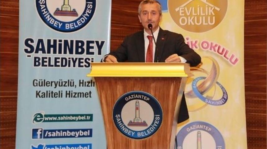 Eğitimlerini Tamamlayan 101 &Ccedil;ifte &Ccedil;ifte Sertifika Ve Hediye