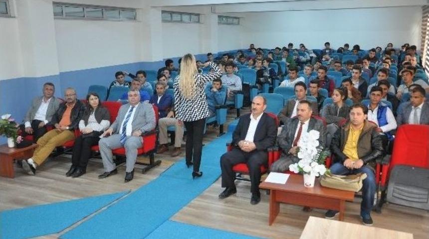 Boz&uuml;y&uuml;k&rsquo;te &Ouml;ğrencilere İş Hayatı Anlatıldı